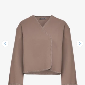 Jacka/ kofta - Superfin brun jacka/kofta från Gina tricot.🤎🤎💕