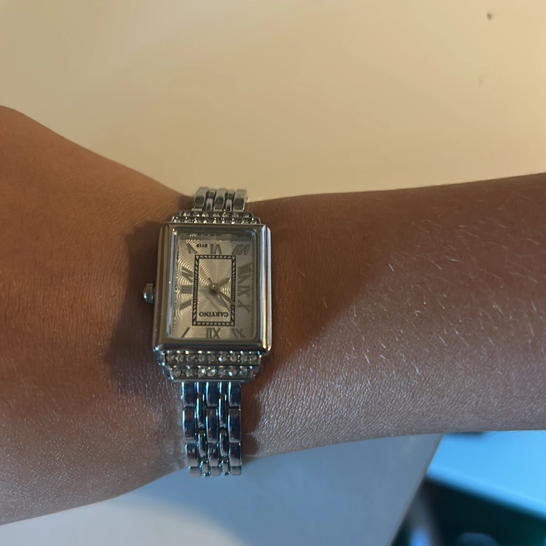 Silverfärgad klocka  - 2