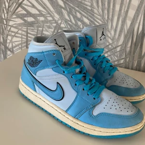 Nike Jordan skor - De är i storlek 39  och är i bra skick, ny pris ca 1500, priset går att diskuteras