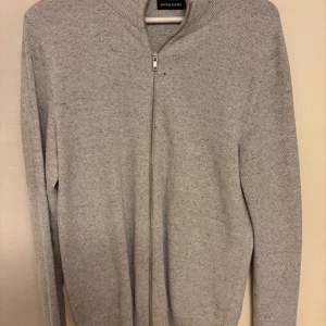 Stickad Helzip Jack and Jones - Använd men fortfarande bra skick