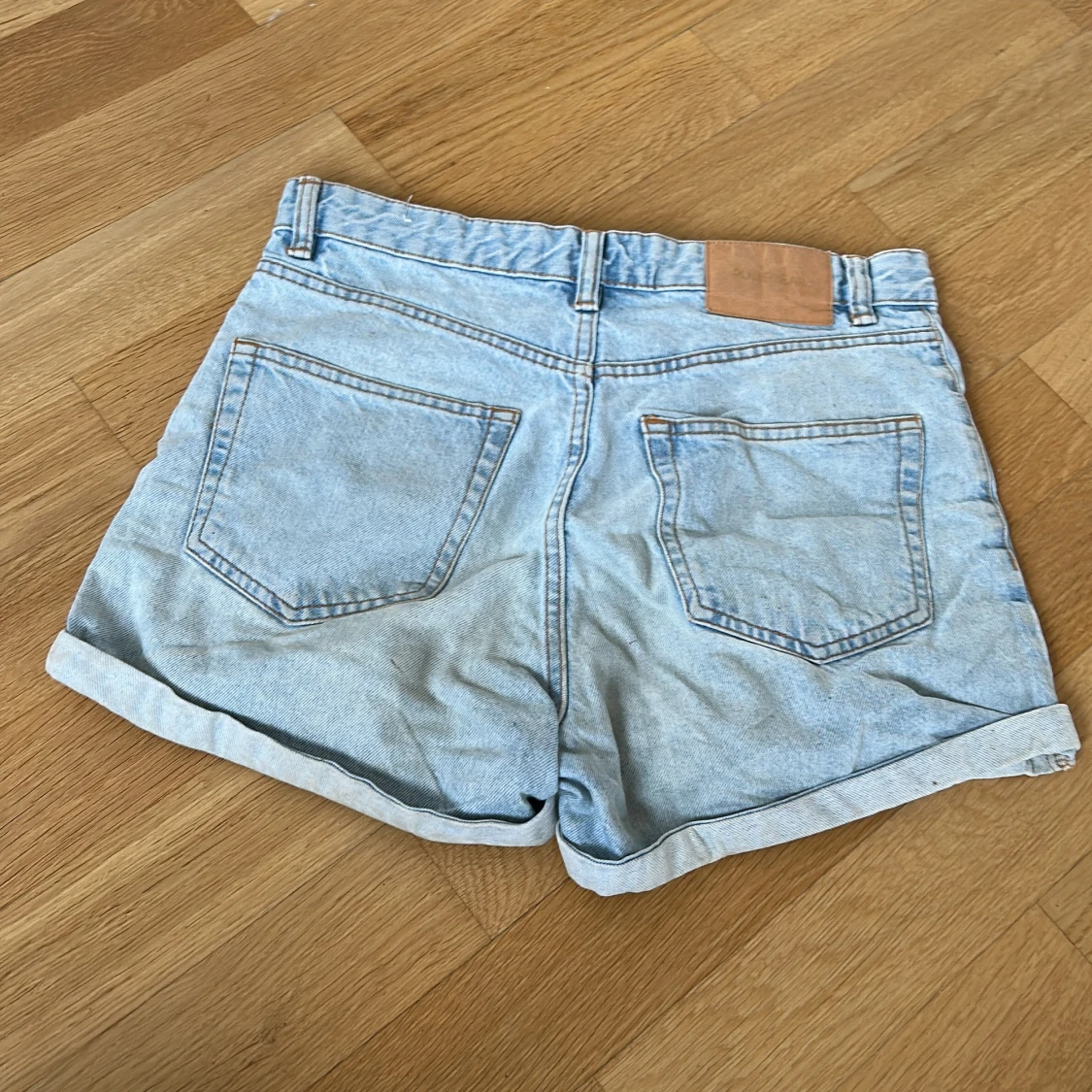 Ljusblå jeansshorts Pull&Bear - 1