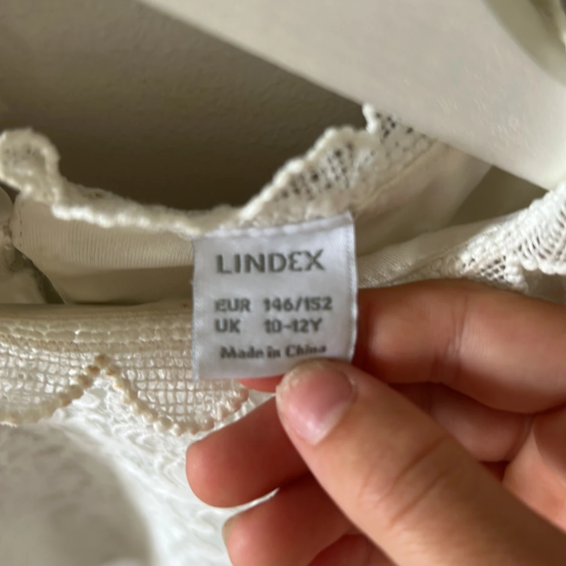 Vit spetsblus från Lindex - 2