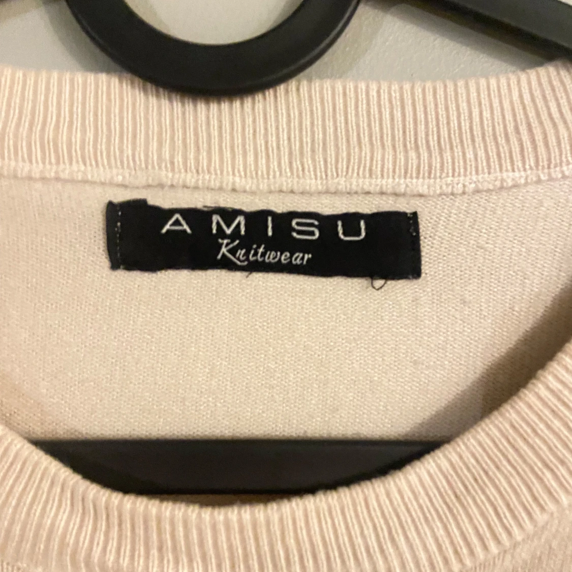 Beige stickad tröja från Amisu - 1