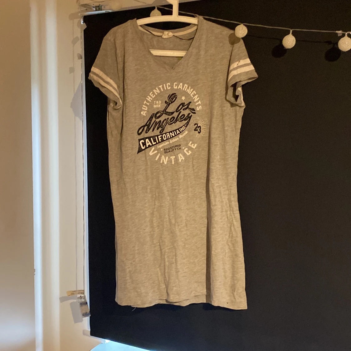 Grå t-shirtklänning Female Passion