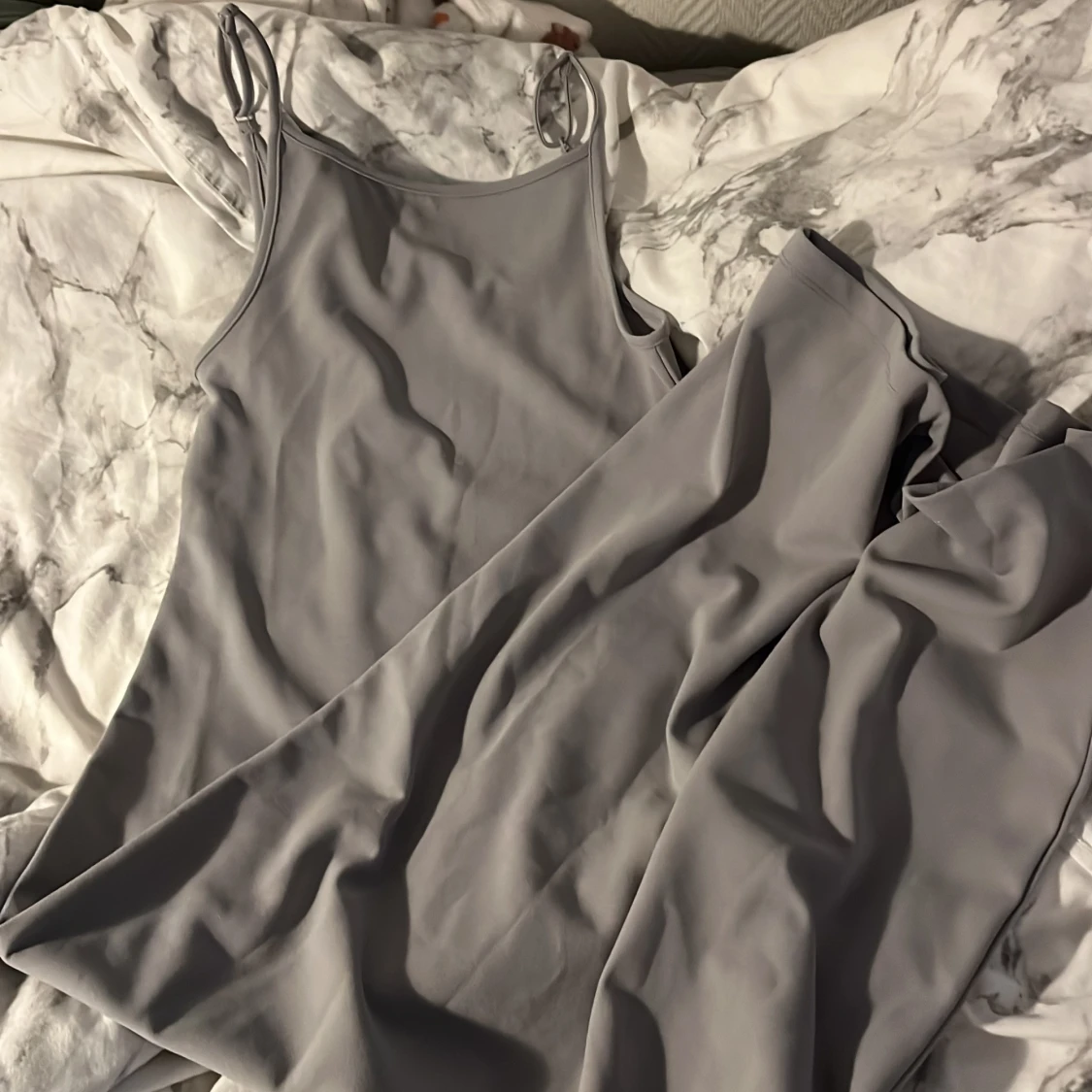 Ljusgrå långklänning från 157 - 1