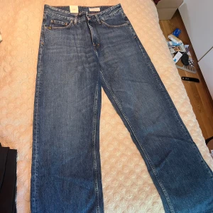 Tiger of Sweden straight/wide fit jeans - Helt nya med tags tiger of Sweden jeans med straight/wide fit, size 30/32 aldrig använda