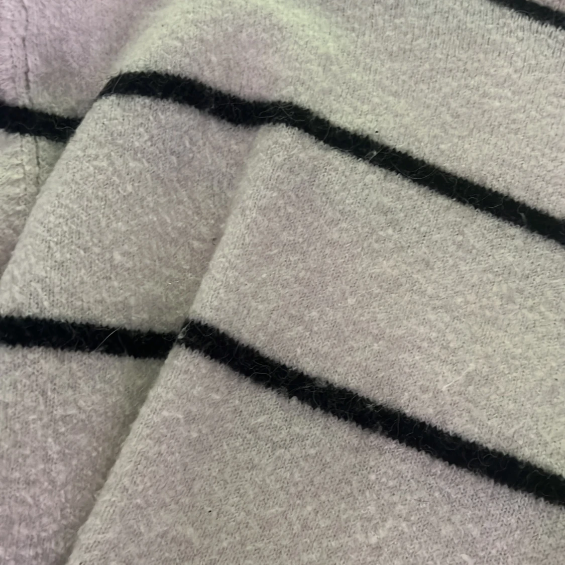 Randig stickad tröja från Gina Tricot - 1