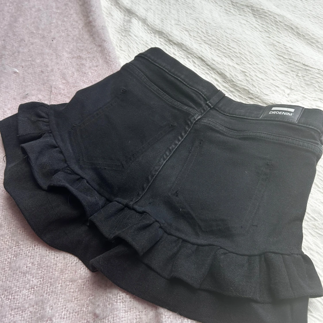 Svart volangkjol  - 1