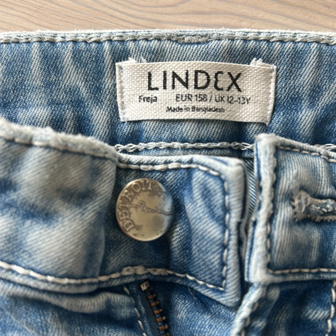 Ljusblå bootcut jeans från Lindex - 1