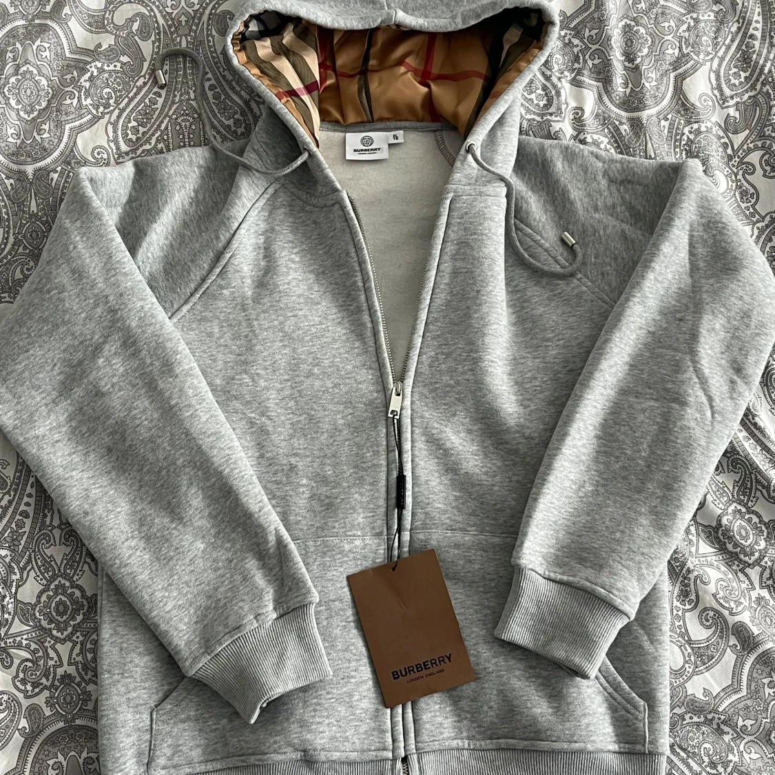 Grå hoodie från Burberry