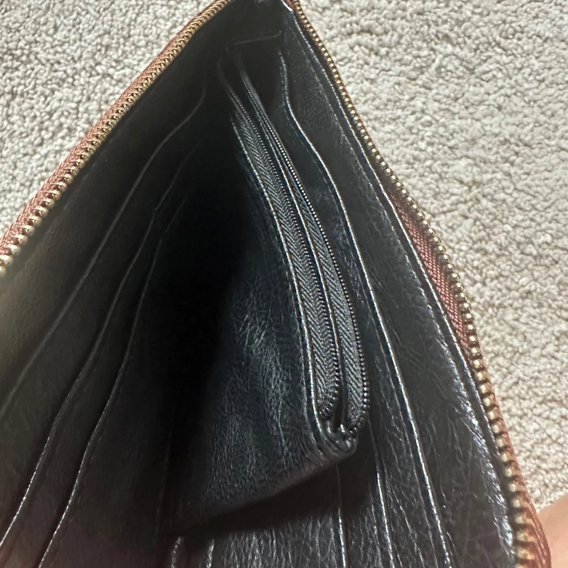 Brun flätad plånbok i skinn - 4