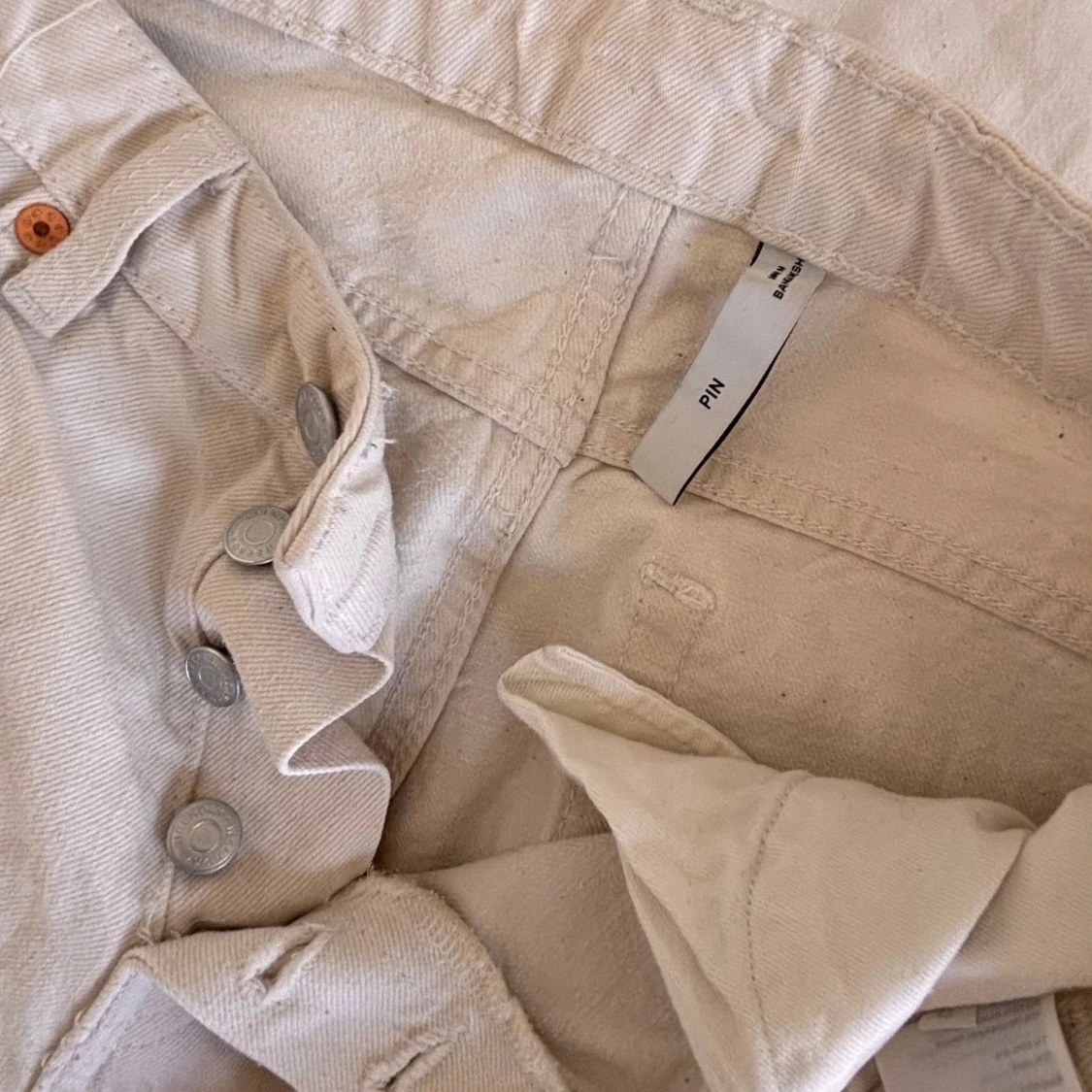 Vita raka jeans från Weekday - 1