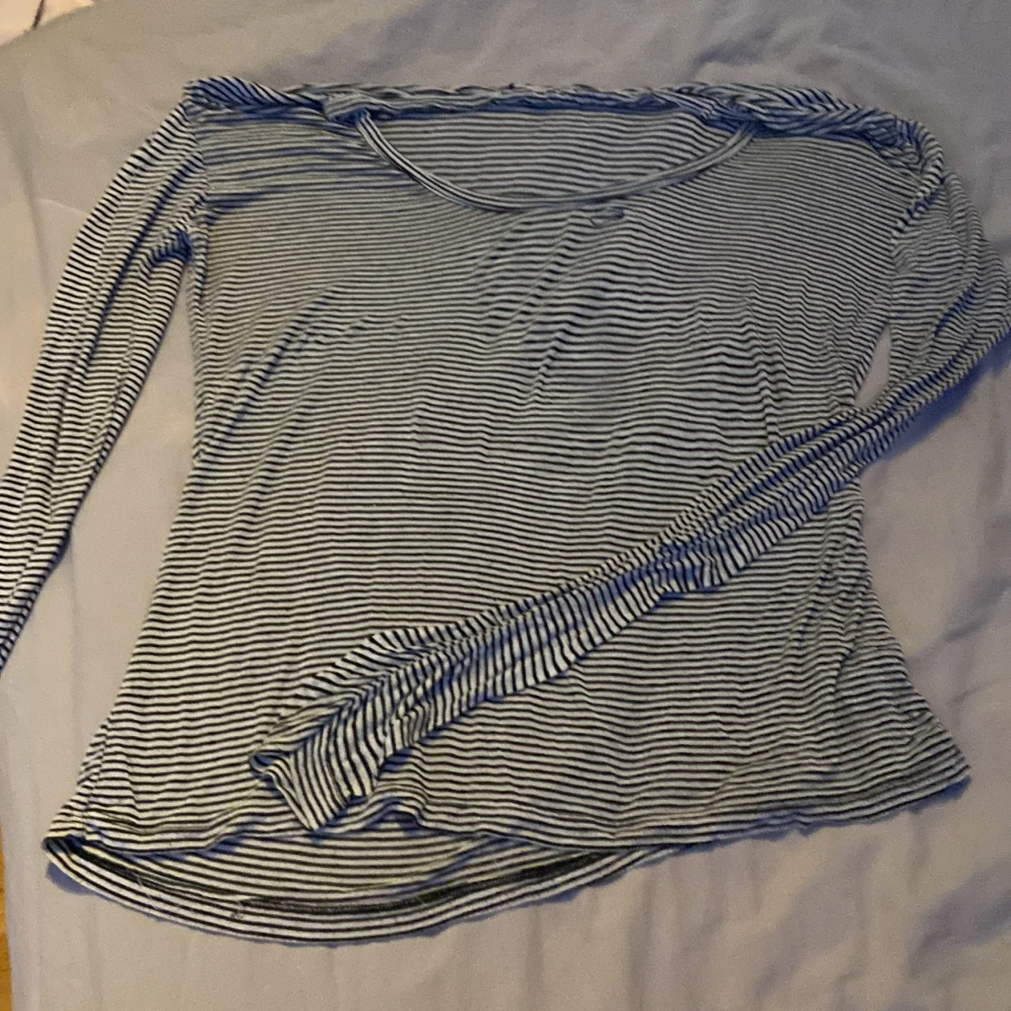 Randig långärmad tröja i bomull