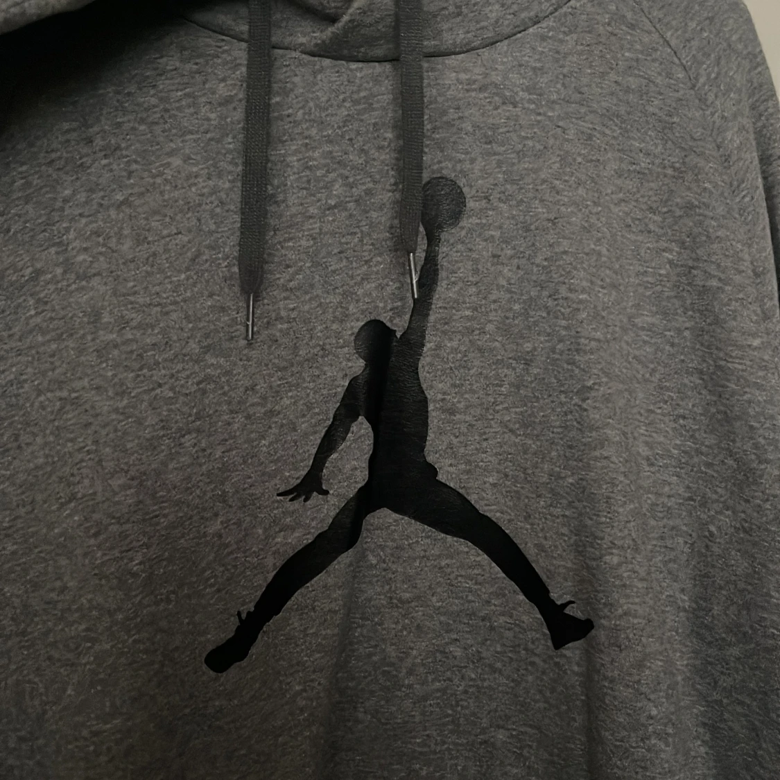 Grå Jordan hoodie med logga - 2