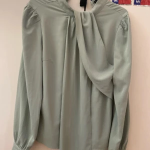 Turkos blus - super fint skick 