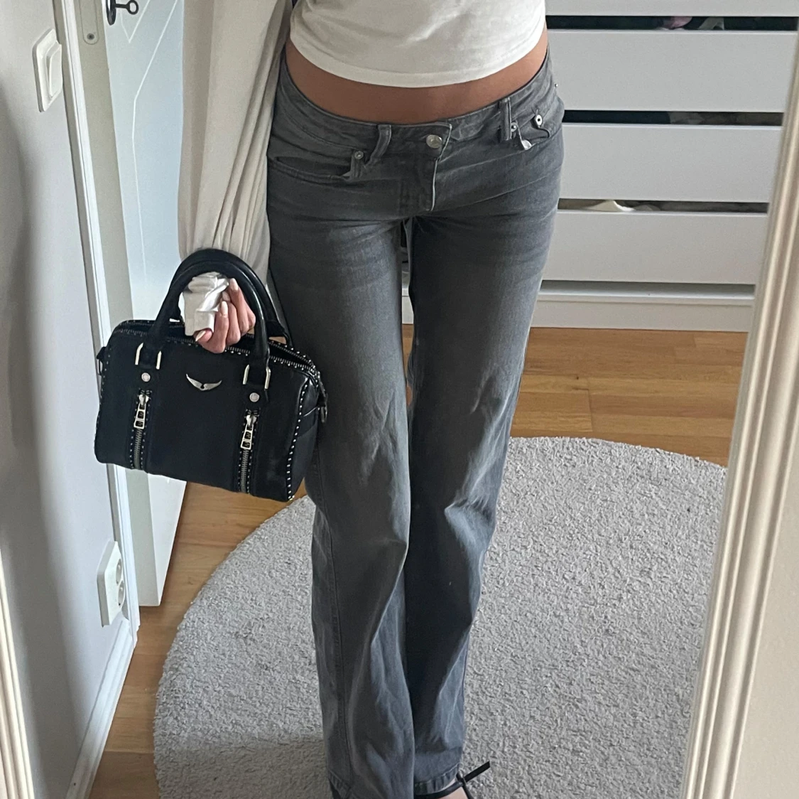 Gråa low waist jeans  - 3