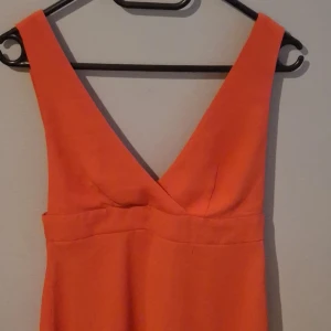 Orange topp från Gina Tricot - Bra sick