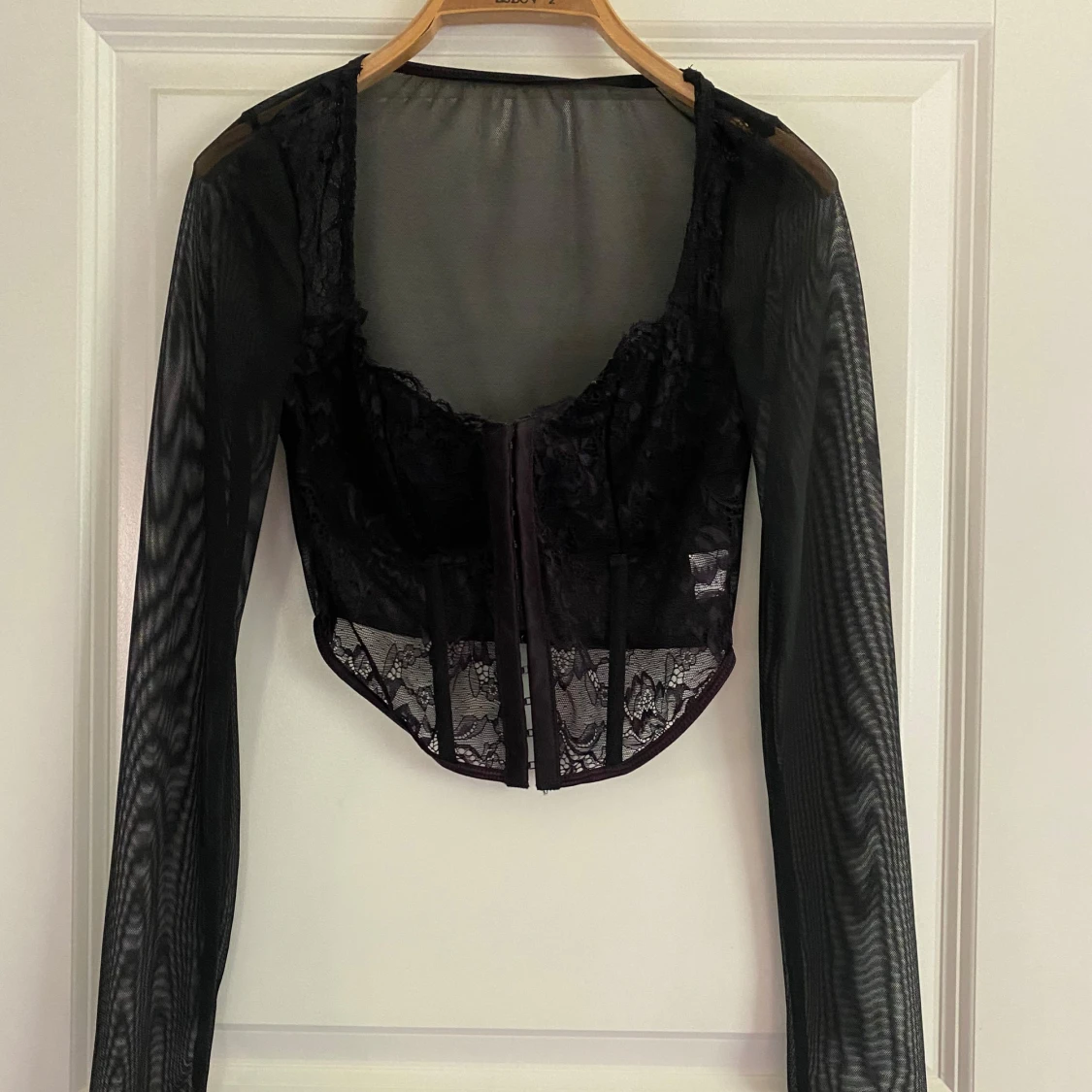 Svart spetsig långärmad korsettopp - 1