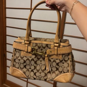 Coach brun handväska med monogram - Vintage klassisk coach väska, perfekt skick