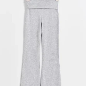 gråa yoga pants🩶 - säljer jätte fina yoga pants, säljer då de ej passar, kom privat för bilder🩶