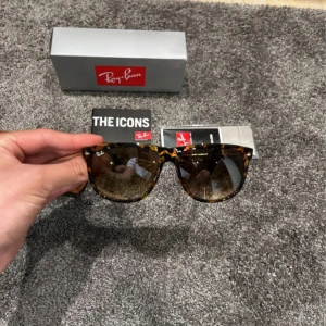 Ray-Ban boyfriend - Ray-ban boyfriends nästan helt oanvända