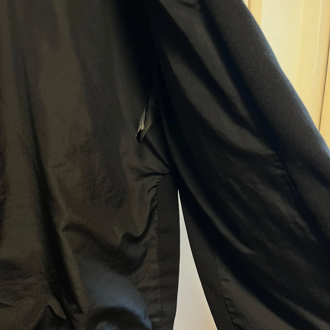 Svart kavaj från H&M, storlek 38 - 2