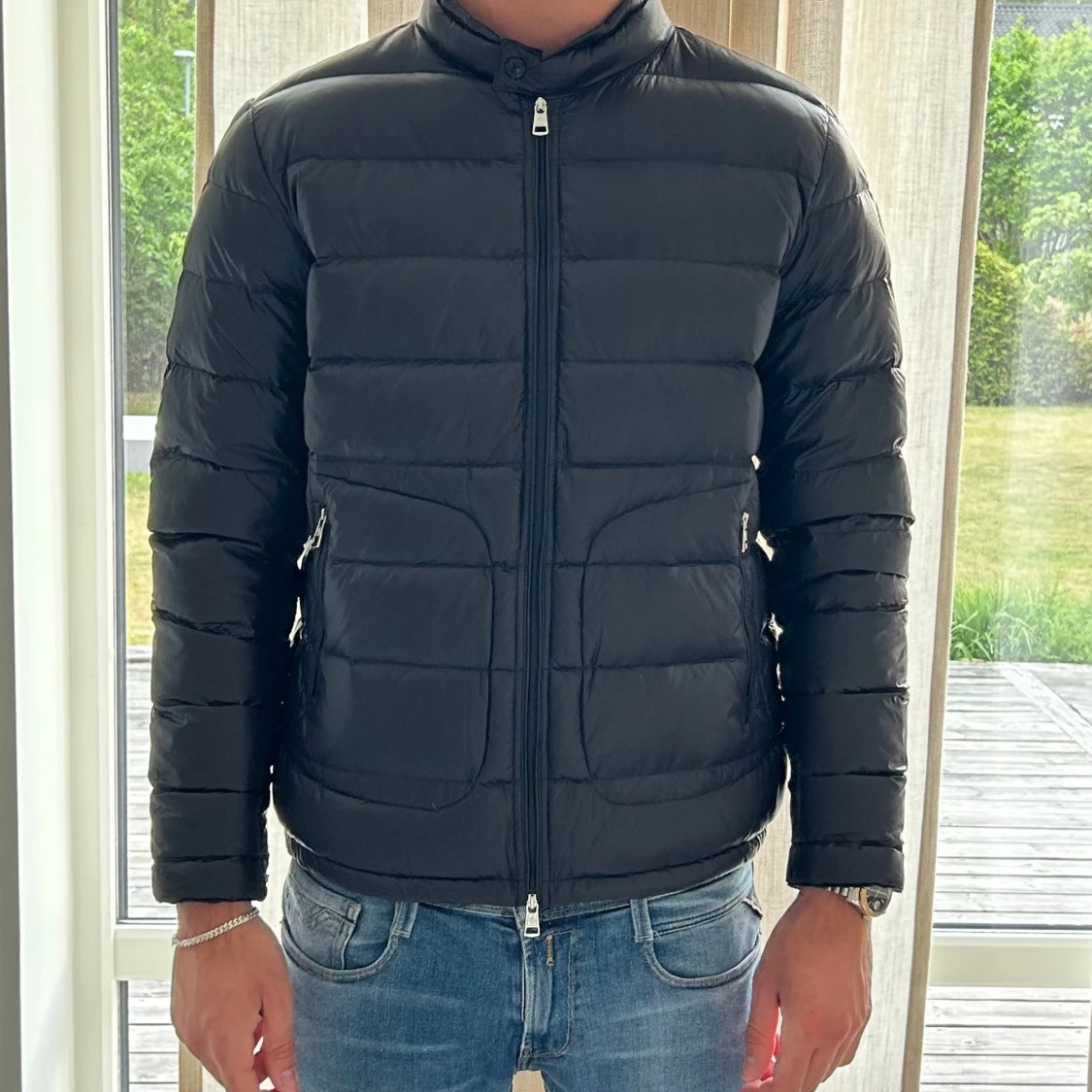 Svart Moncler dunjacka  - 1
