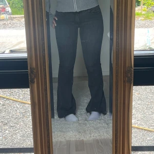 Svarta bootcut jeans - Snygga svarta brandy Melville bootcut jeans utan defekter ❤️❤️