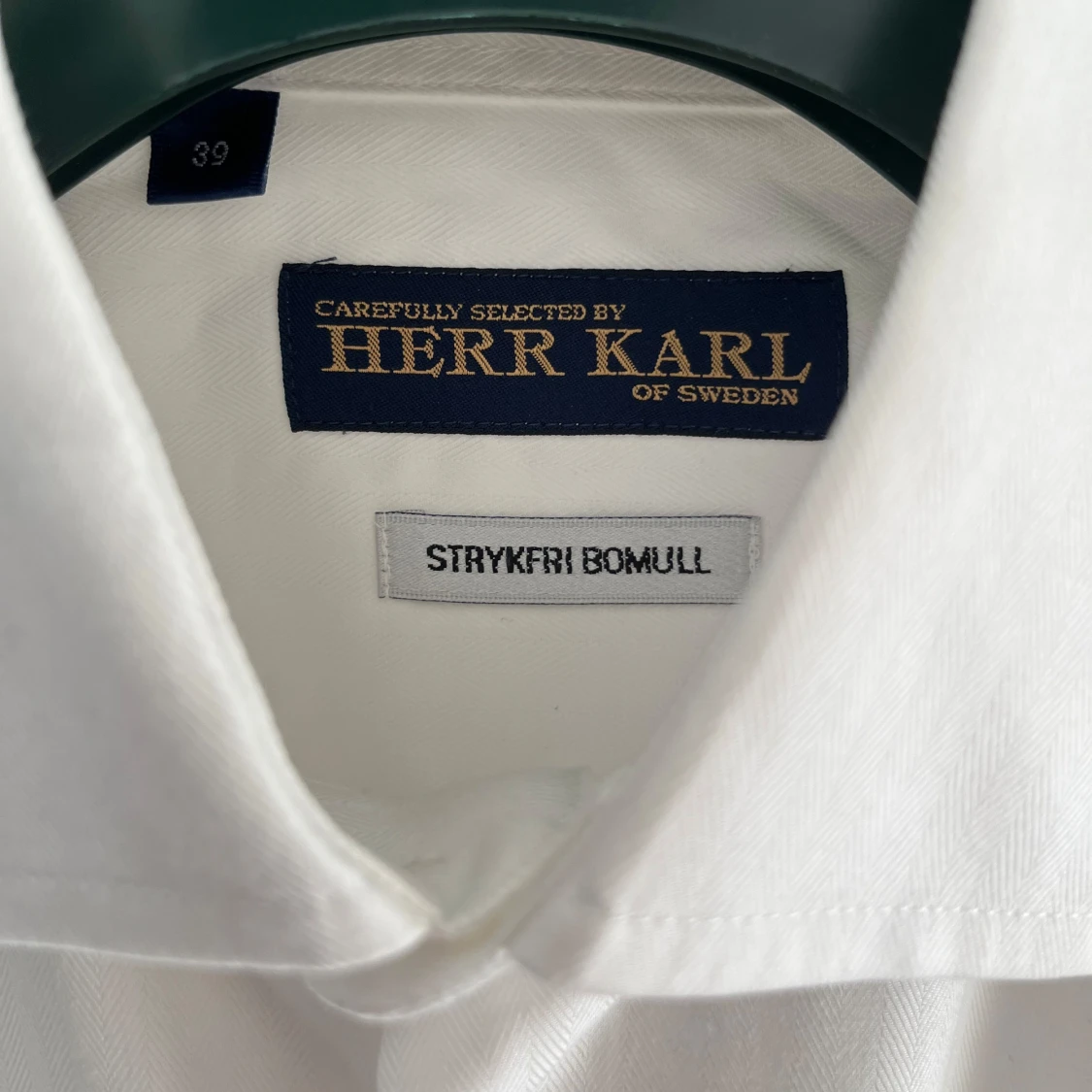 Vit skjorta i strykfri bomull - 1