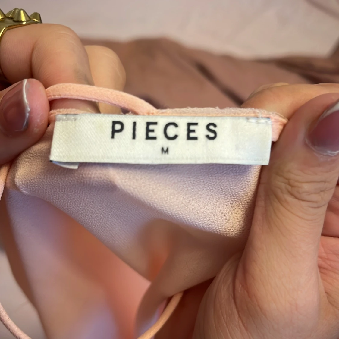 Ljusrosa linnetopp från Pieces - 2