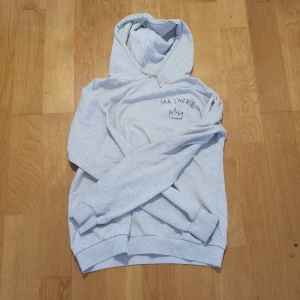 Ma cheriè hoodie - Vit Ma cheriè hoodie som inte kommer till användning längre