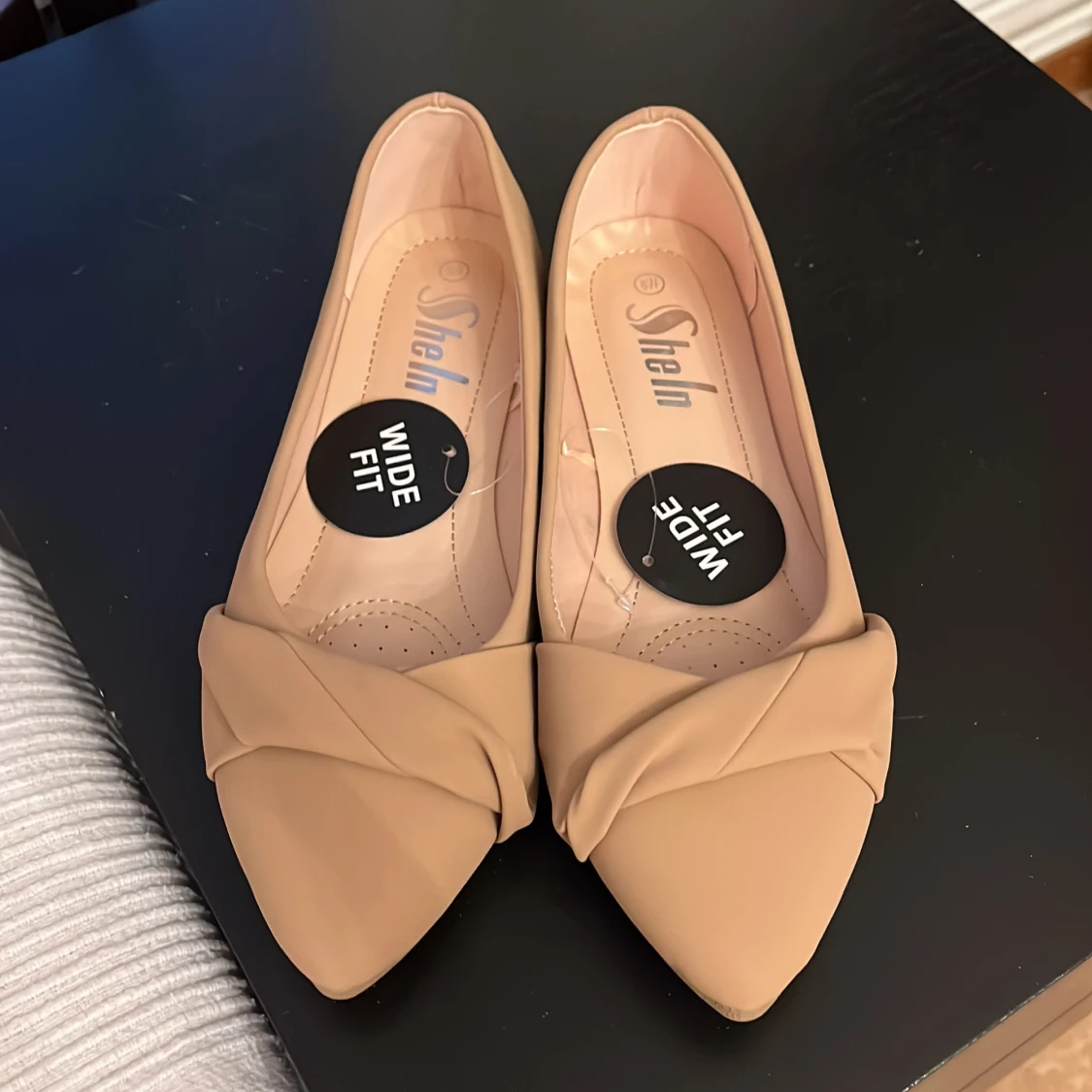 Beige ballerinaskor med spetsig tå från Shein - 3