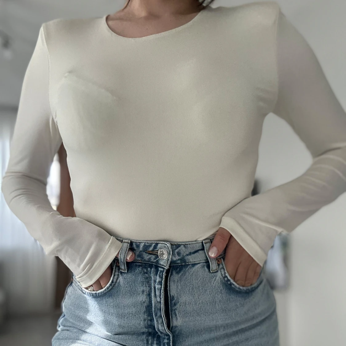 Beige långärmad topp i mesh - 1