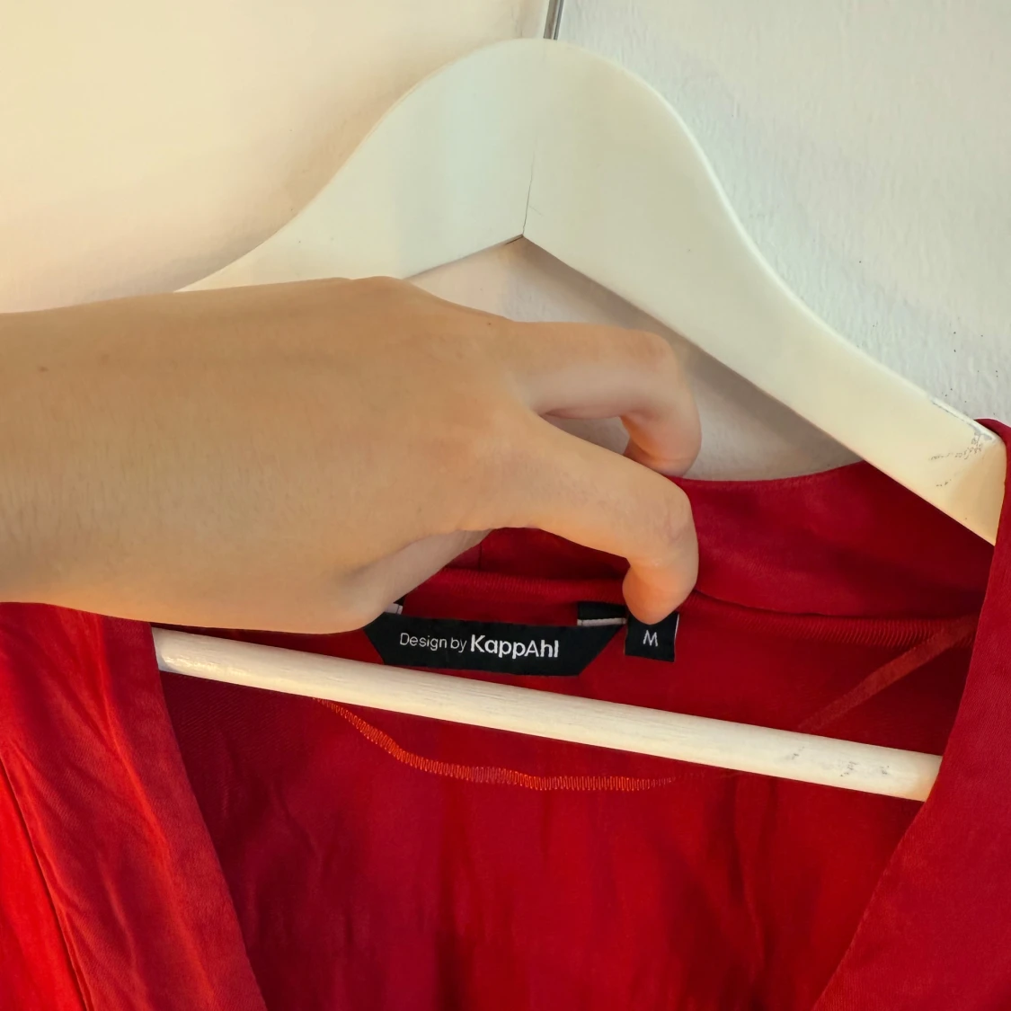 Röd ärmlös blus från KappAhl - 1