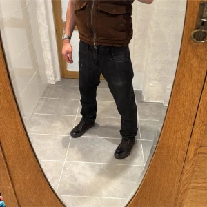 Replay jeans  - Ett par snygga jeans från Replay i storlek W33 L32 i modellen Anbbas 