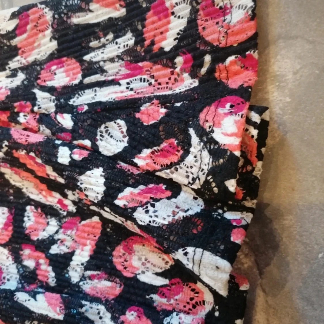 Mönstrad spetsklänning från 365, M - 3