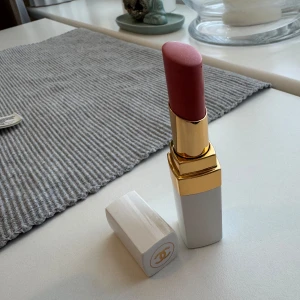 Chanel läppstift Pink delight  - Chanel Pink delight, använd fåtal gånger men läpp pencel
