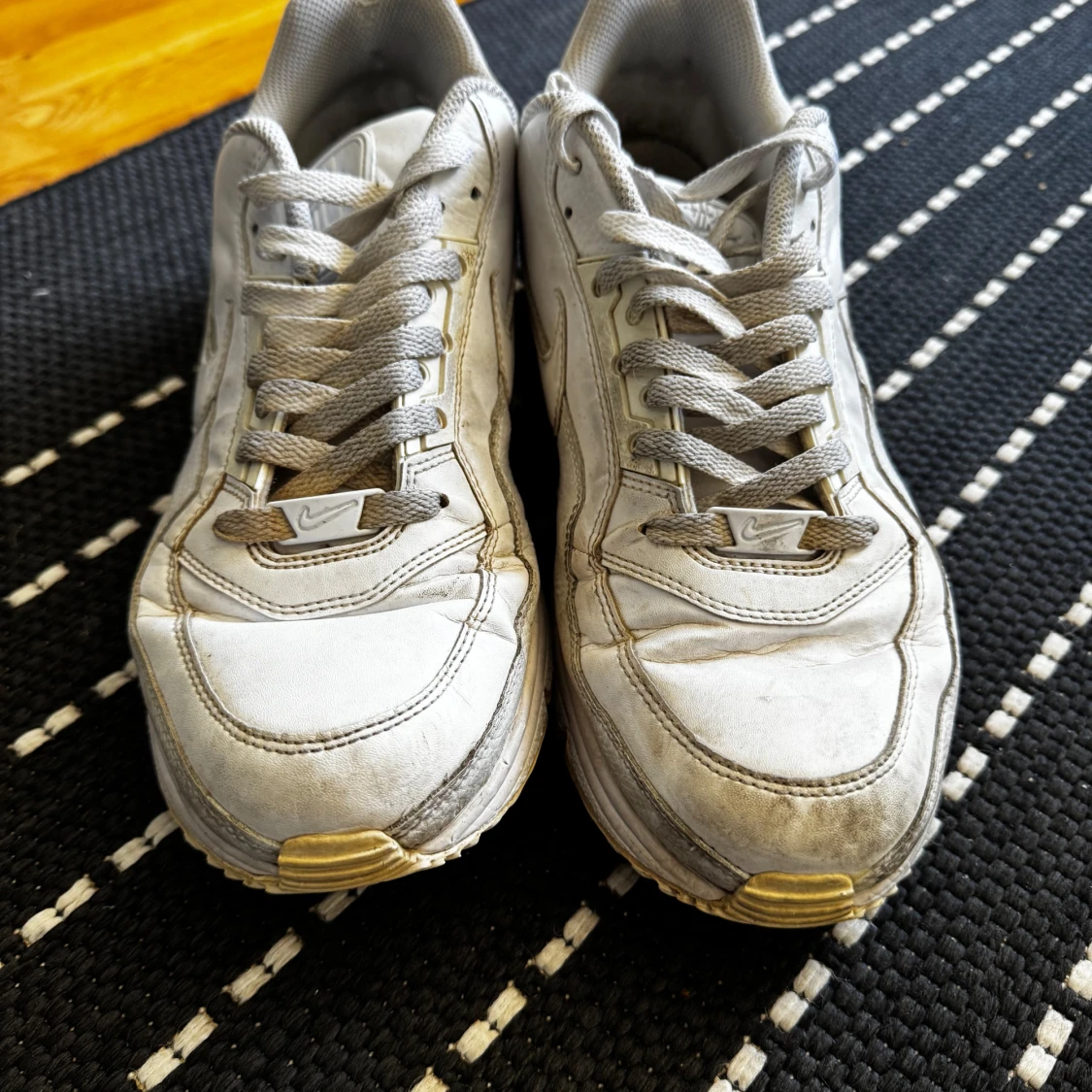 Vita Nike sneakers med snörning - 2