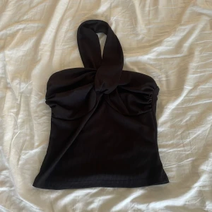 svart topp - Supersnygg svart topp, somrig och fin 