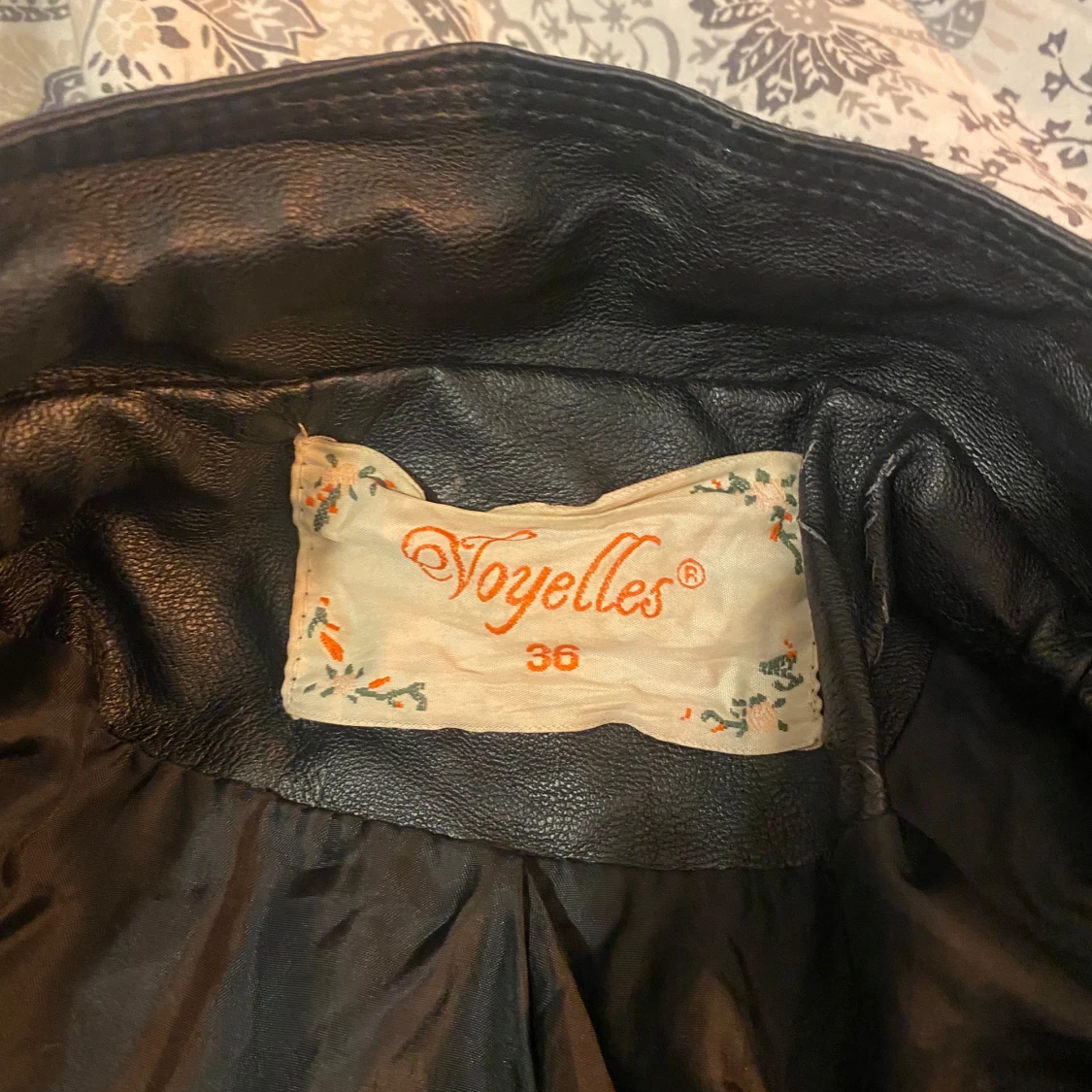 Svart skinnjacka med dragkedjor - 4