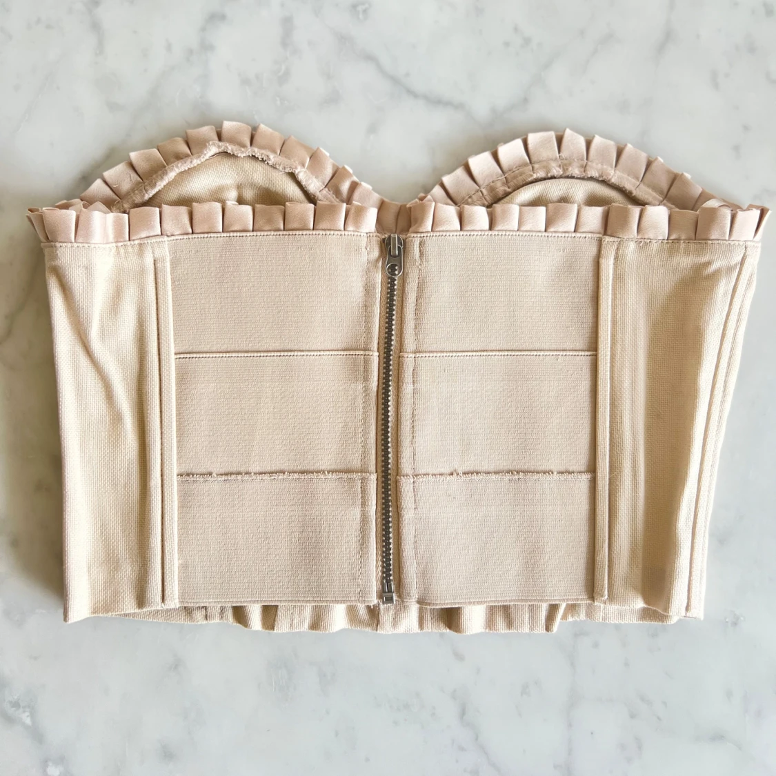 Bustiertopp med satinkant - 1