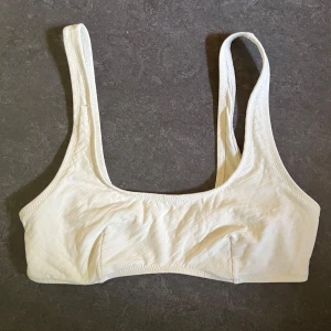 Vit bikinitopp - Fin bikinitopp från hm i storlek xs