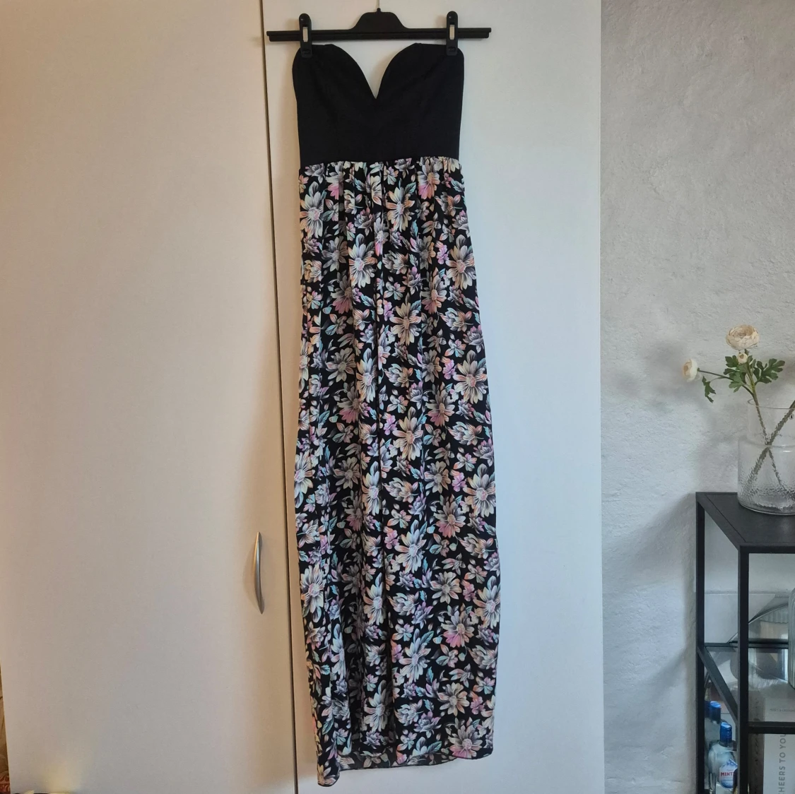 Blommig långklänning från ICE Fashion