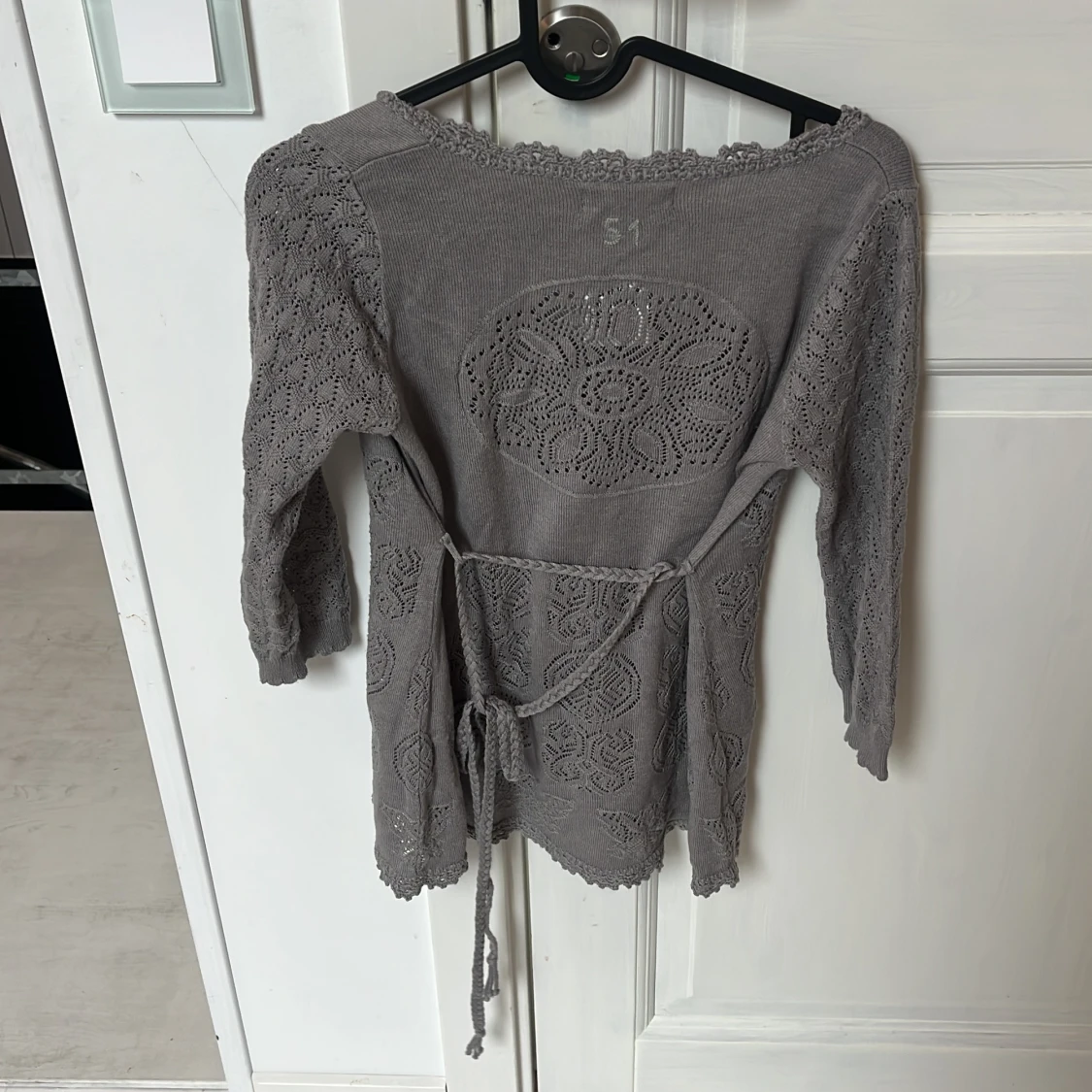 Grå stickad kofta från Odd Molly - 1