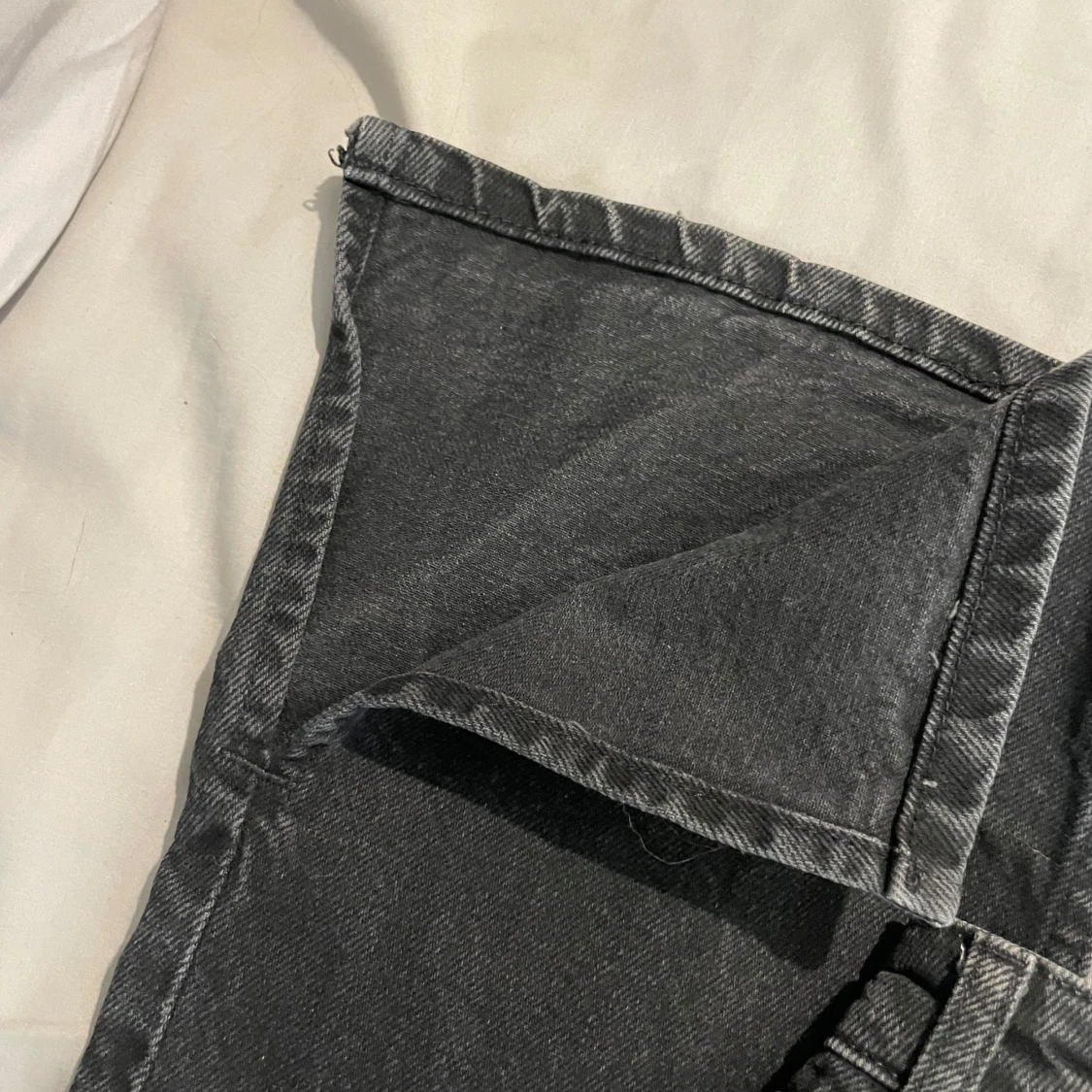 Svarta straight jeans i storlek 26/32 - 4