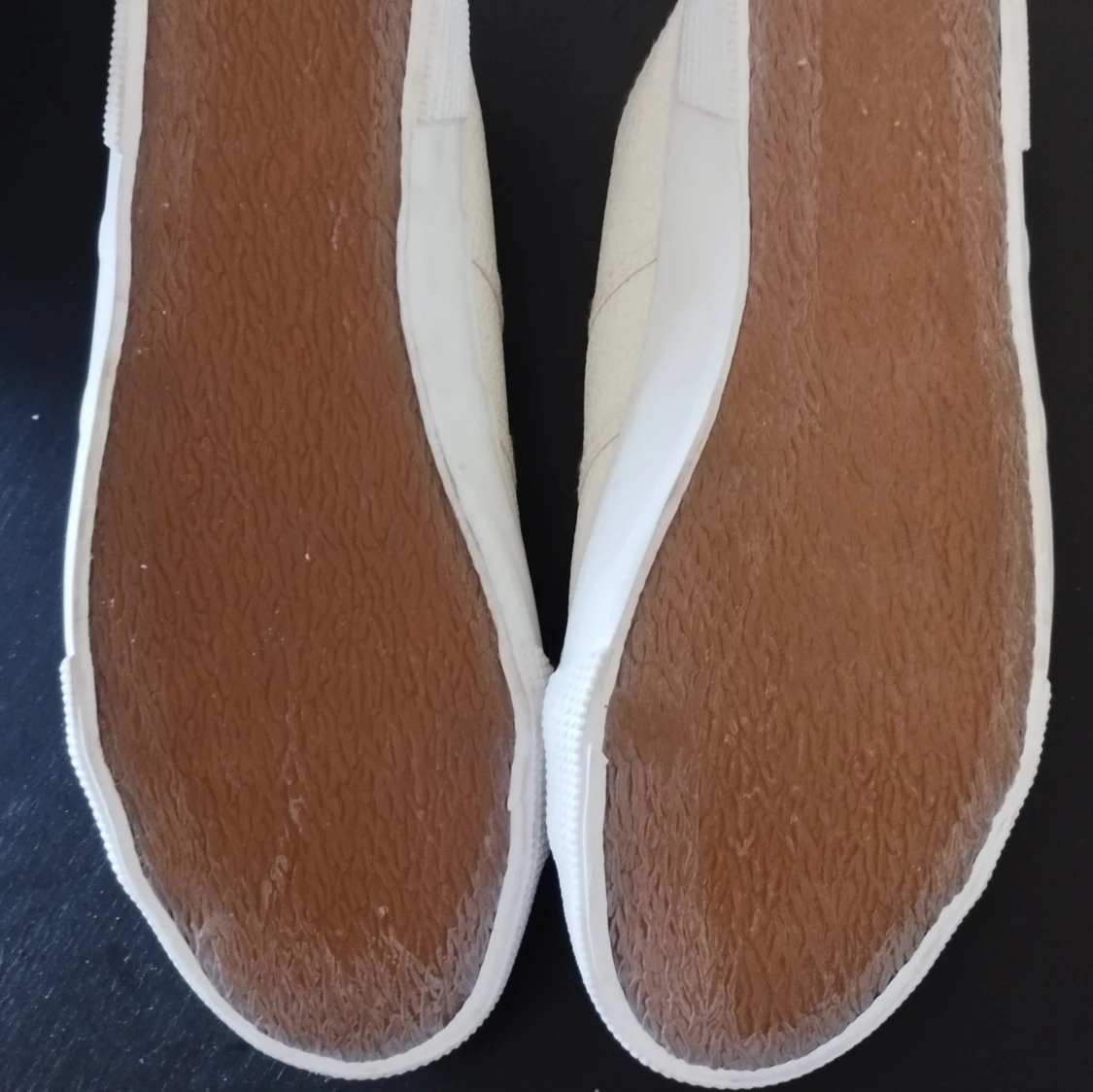 Vita sneakers strl 37 - 2