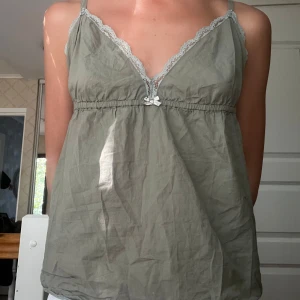 Så fin topp - Sötaste odd Molly linnet!🤗