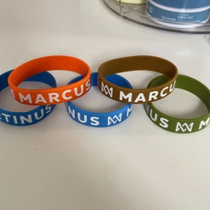 Marcus & Martinus armband  - 150kr/st eller alla för 700kr!🩷🩷 bra skick, köpt från mmstore!