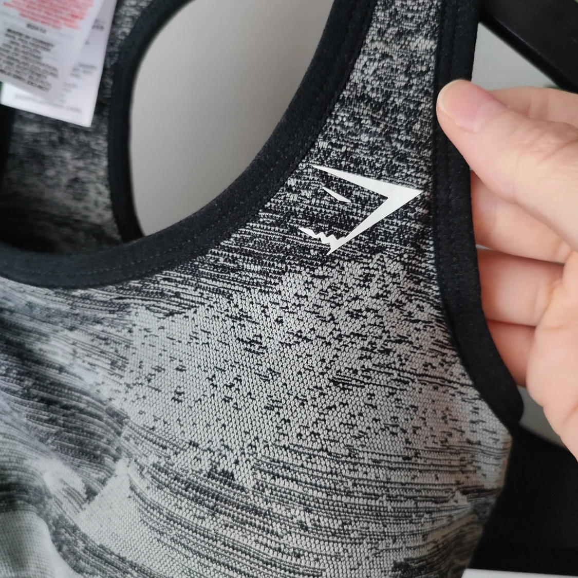 Mönstrad sportbh från Gymshark i storlek S - 1