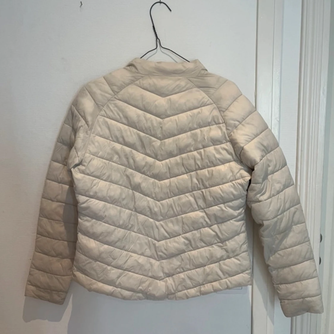 Krämvit  dunjacka från Everest - 3